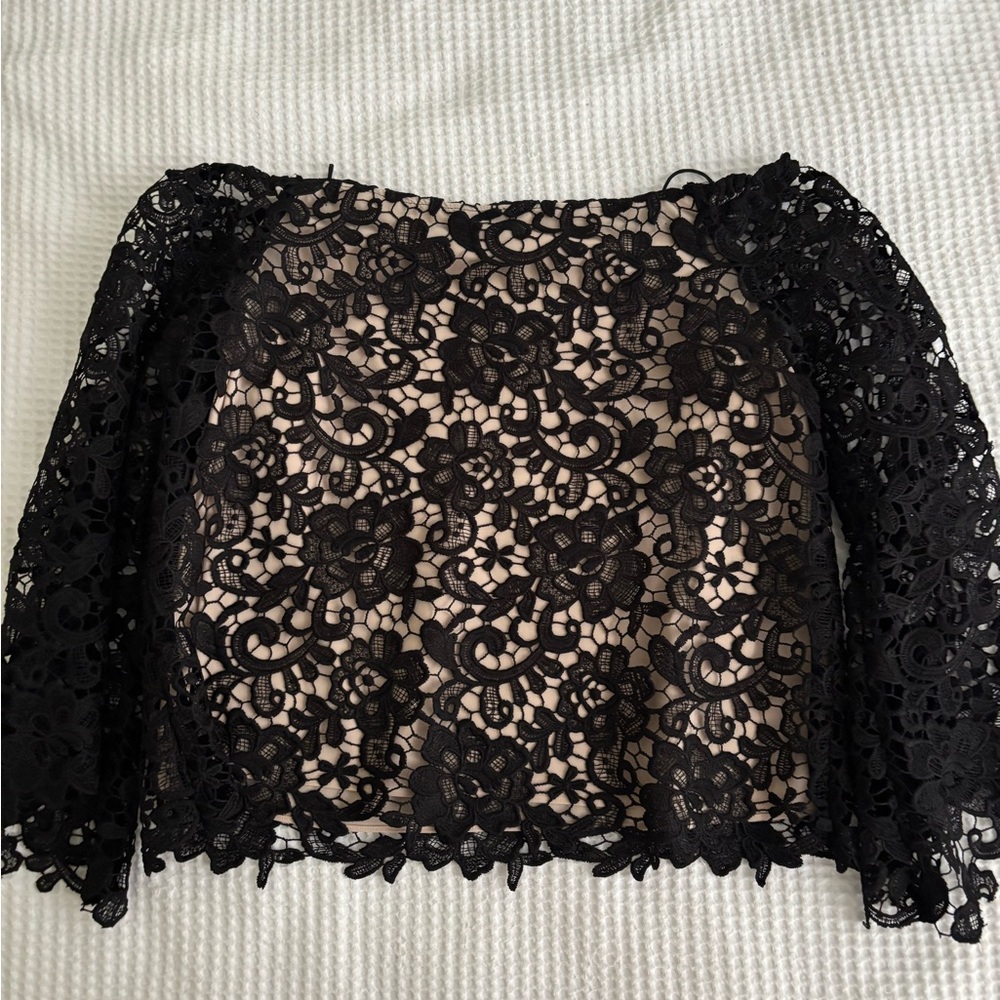 Alice + Olivia Black Lace Fitted Blouse 3/4 Sleeve